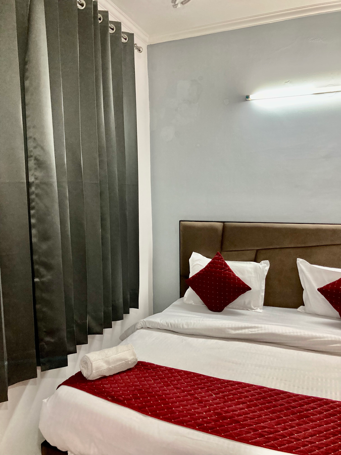 the gleam hotel