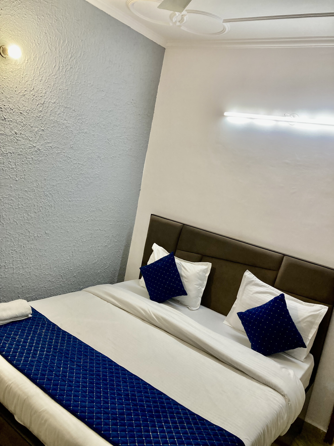the gleam hotel