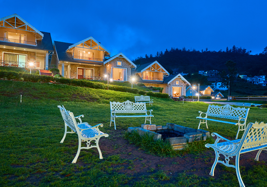 aj gable cloudes by voyehomes