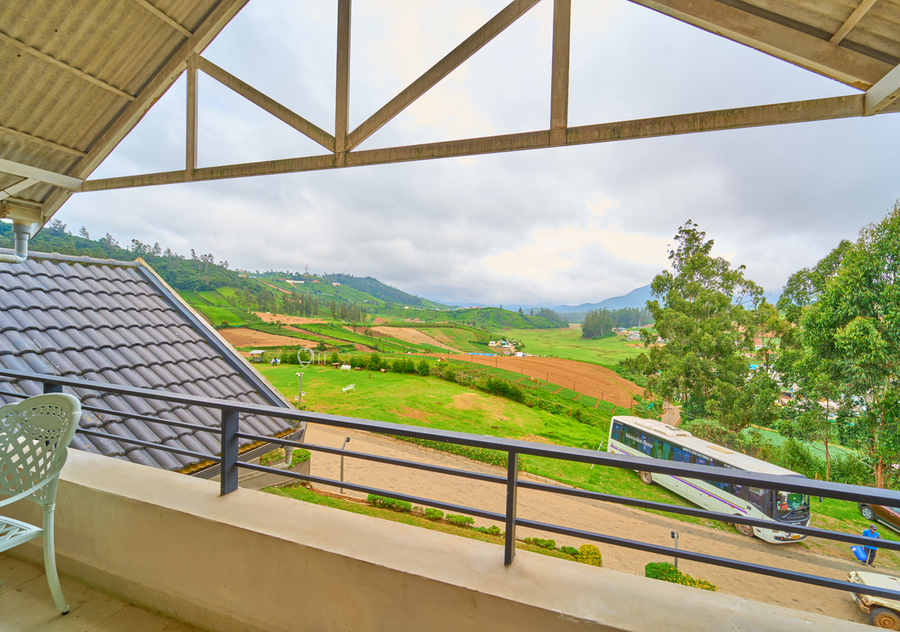 aj gable cloudes by voyehomes