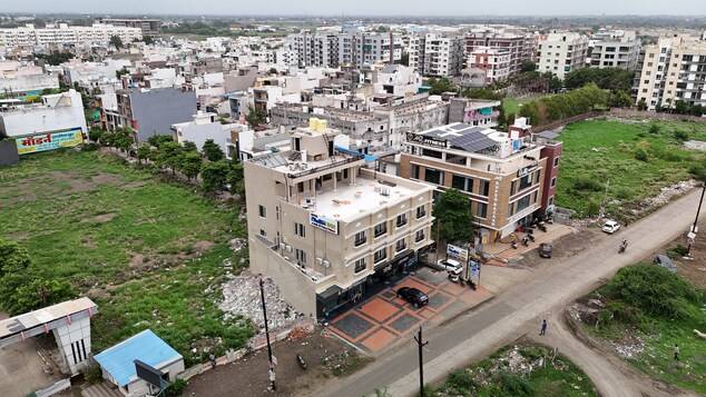 Pravasa Stay Near Luv Kush Square,,3 star