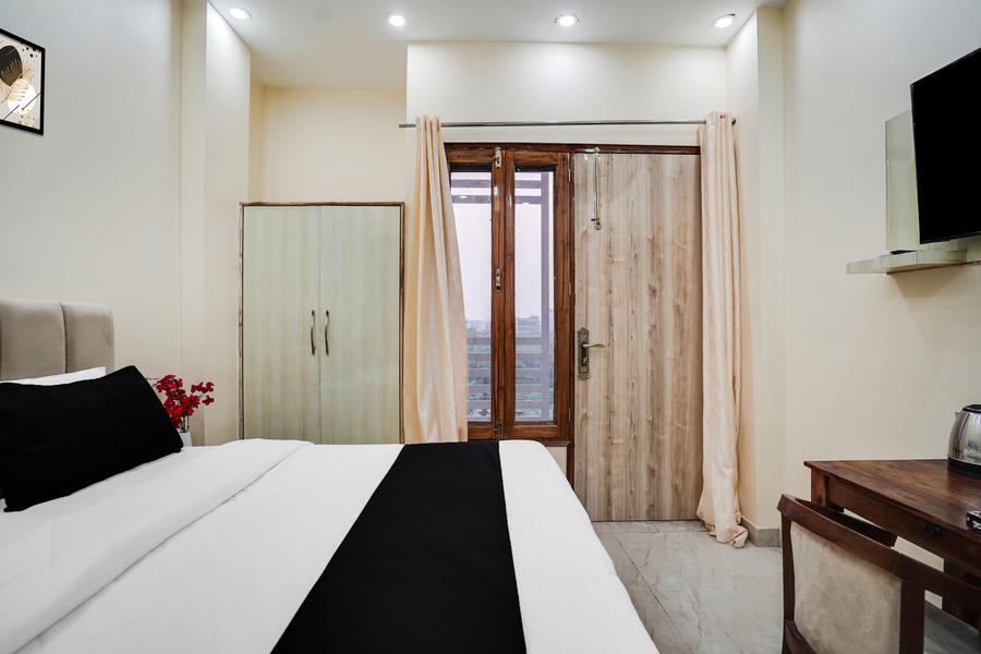 super townhouse sector 63 a noida