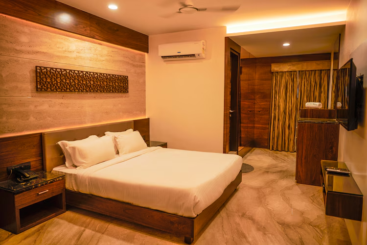 pravasa hotel indore