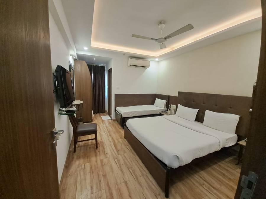 pravasa hotel indore