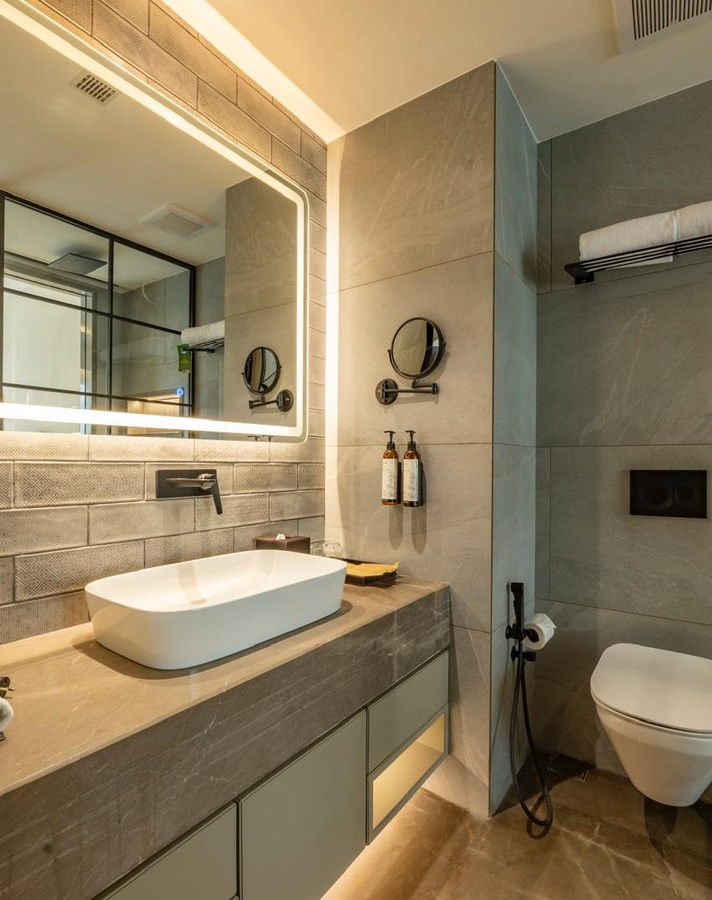 Akino Luxury,Bistupur, Jamshedpur,3 star