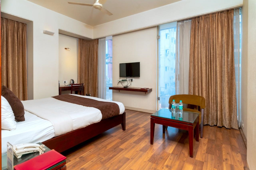 hotel chaitali kolhapur