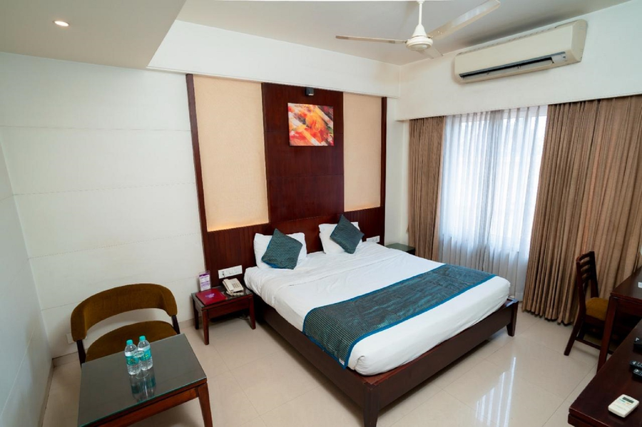 hotel chaitali kolhapur