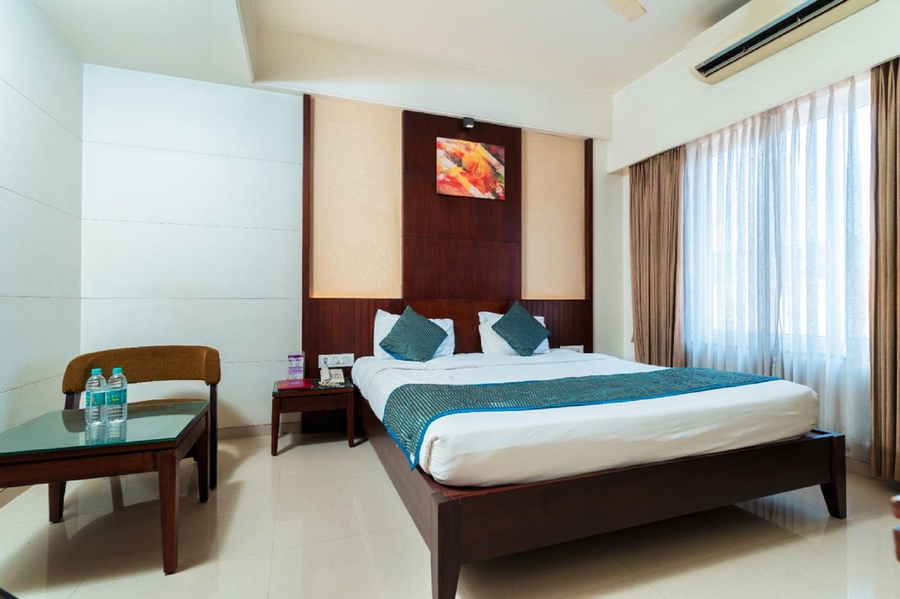 hotel chaitali kolhapur