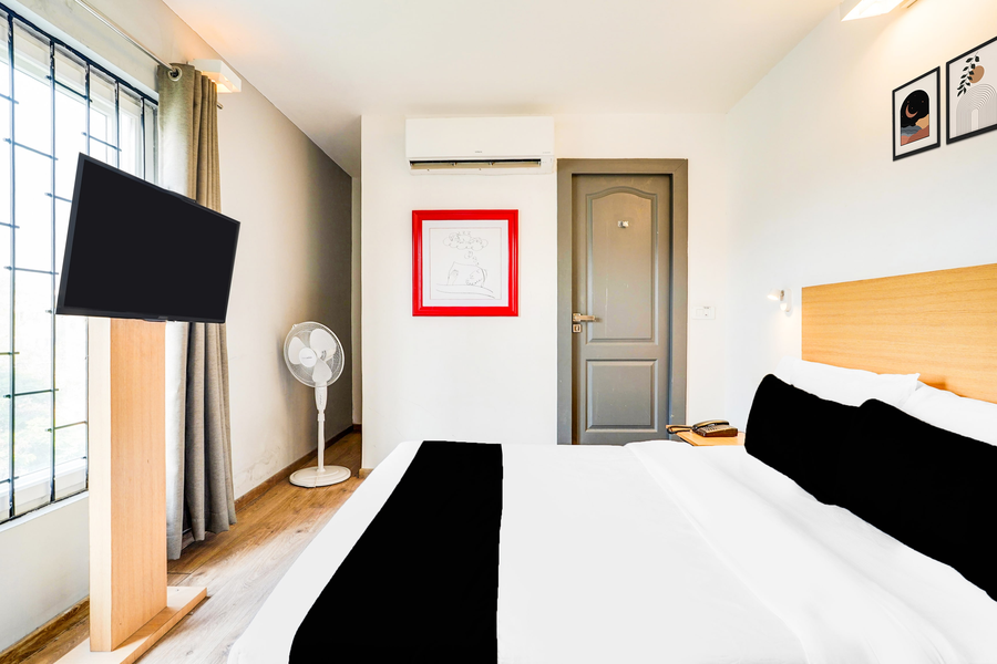 hotel o paharganj near railway station formerly chand palace