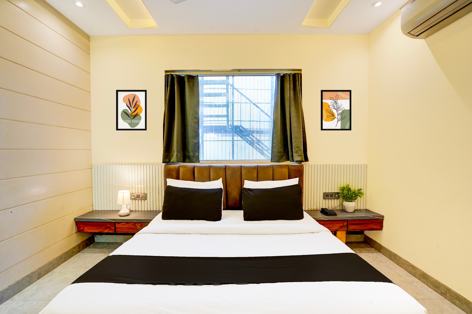 super townhouse oak sector 116 noida
