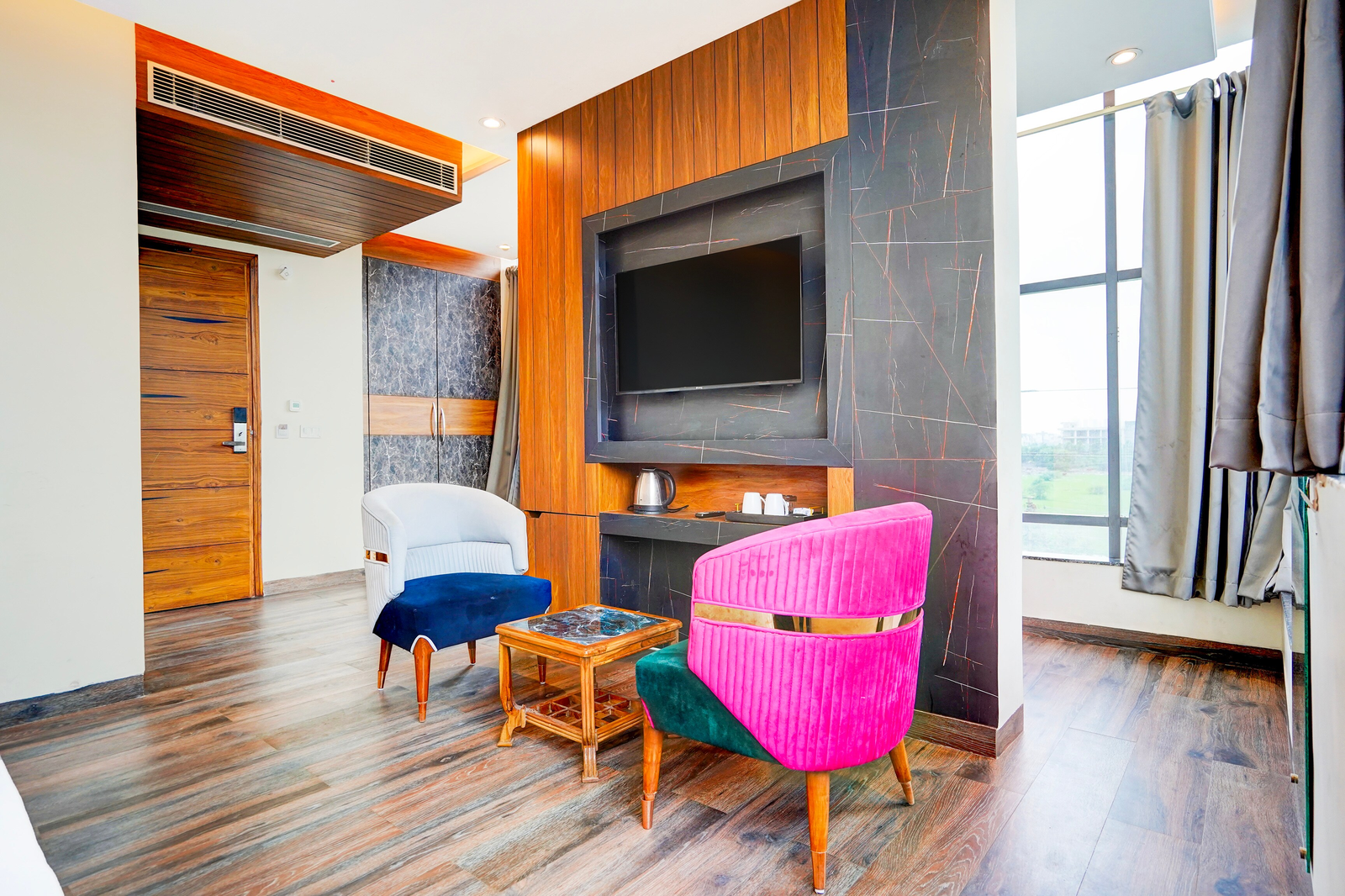 super townhouse oak sector 116 noida