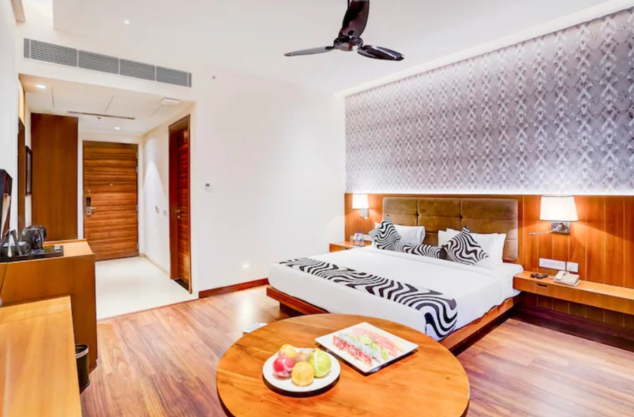 sunday hotels and resort gurgaon