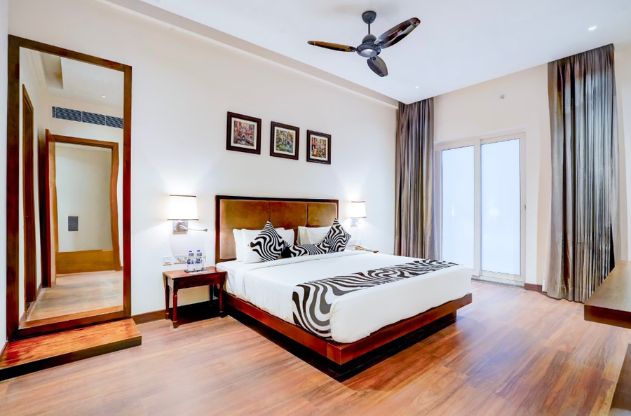 sunday hotels and resort gurgaon