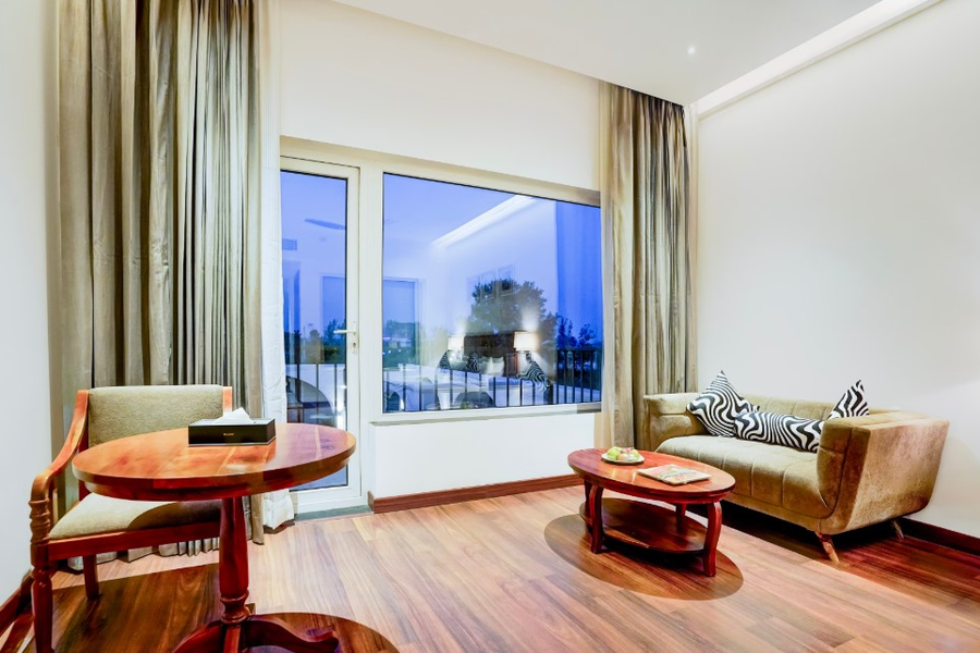 sunday hotels and resort gurgaon
