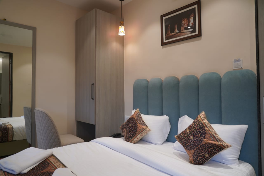hotel anant inn