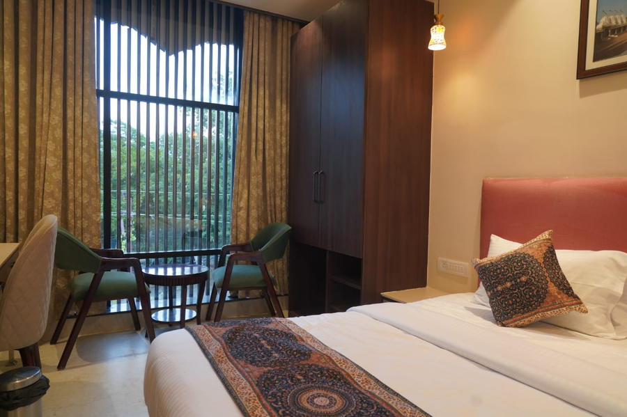 hotel anant inn