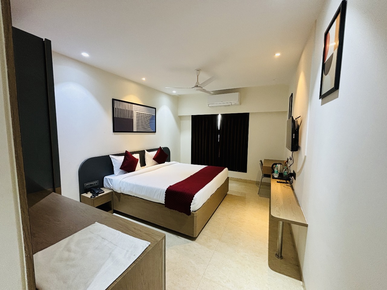 hotel hsquare andheri