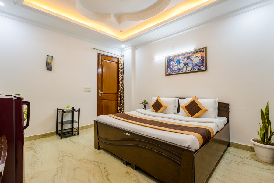 hotel ashiyana elite near by golf course road