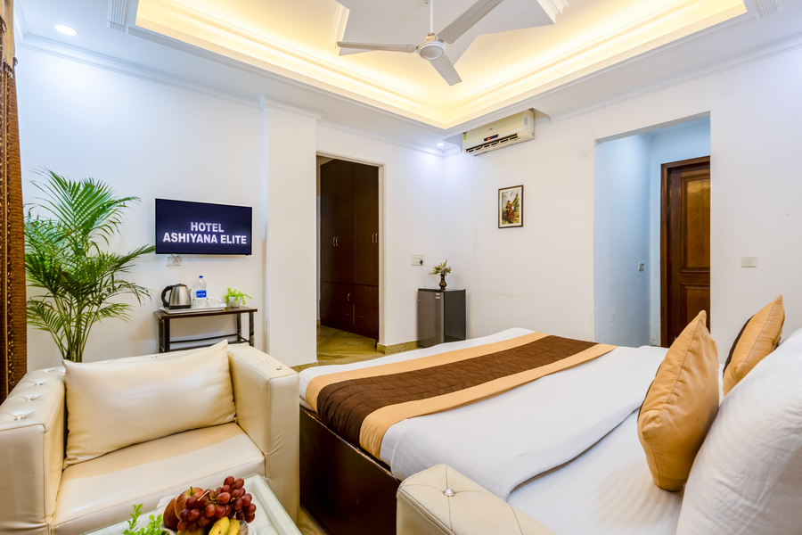 hotel ashiyana elite near by golf course road