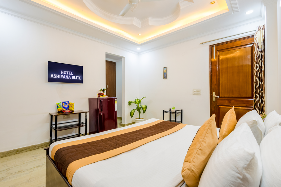hotel ashiyana elite near by golf course road