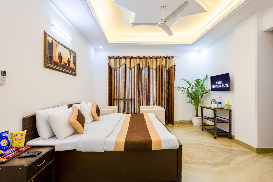 hotel ashiyana elite near by golf course road