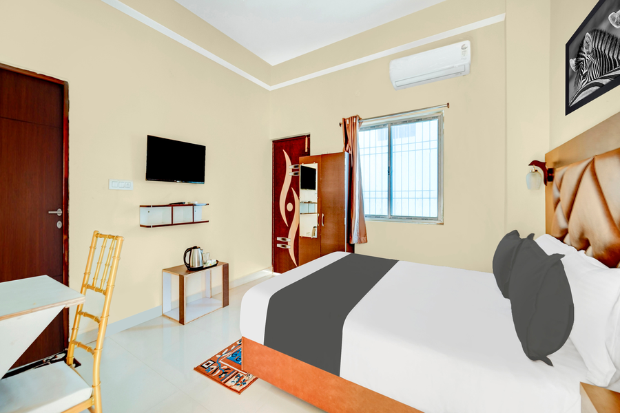super townhouse anisabad near mahavir sansthan