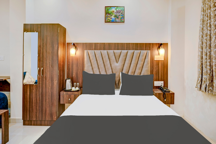 super townhouse anisabad near mahavir sansthan