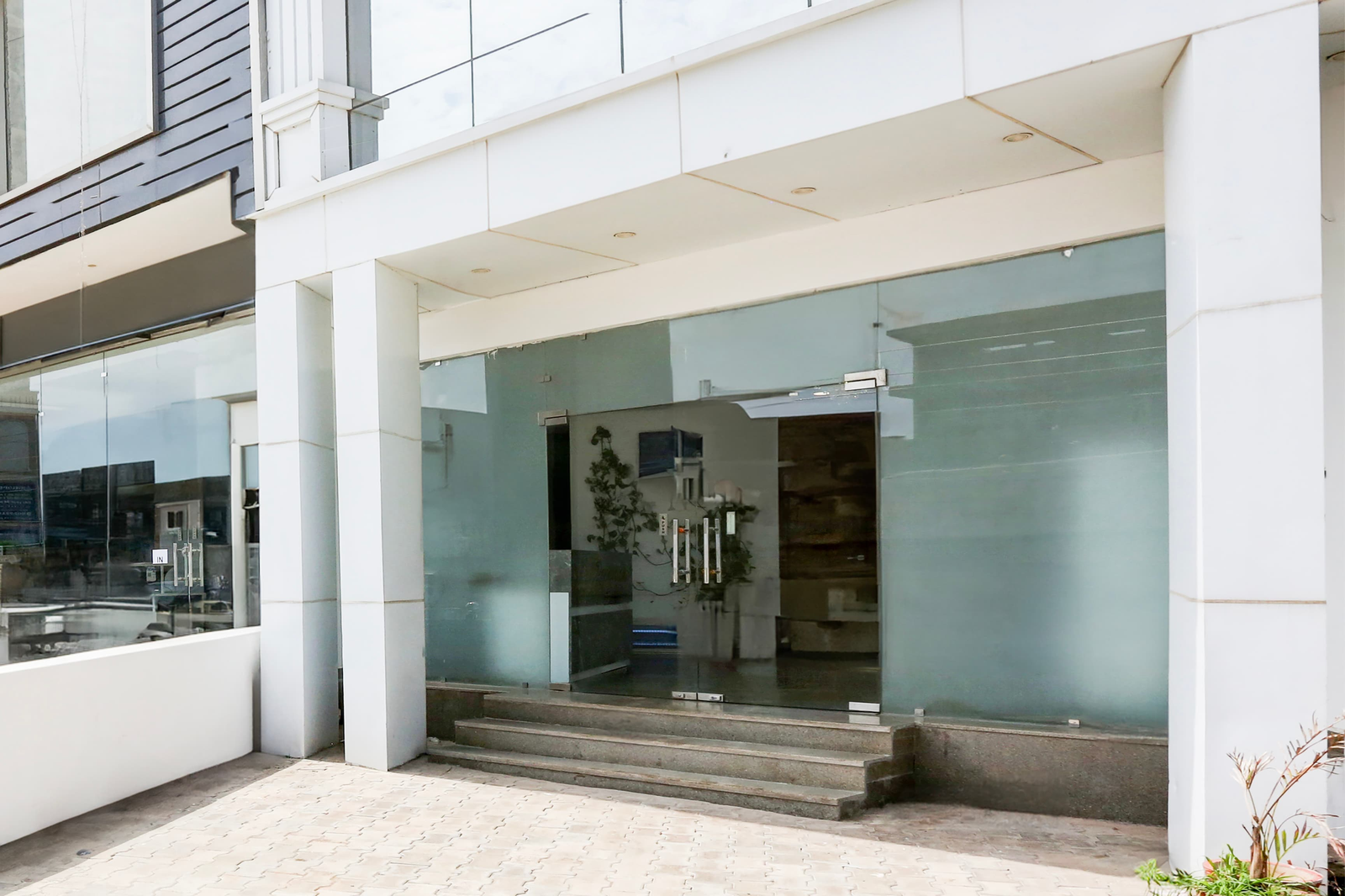 Super Townhouse Eden Garden Zirakpur,ZIRAKPUR PANCHKULA KALKA HIGHWAY,4 star