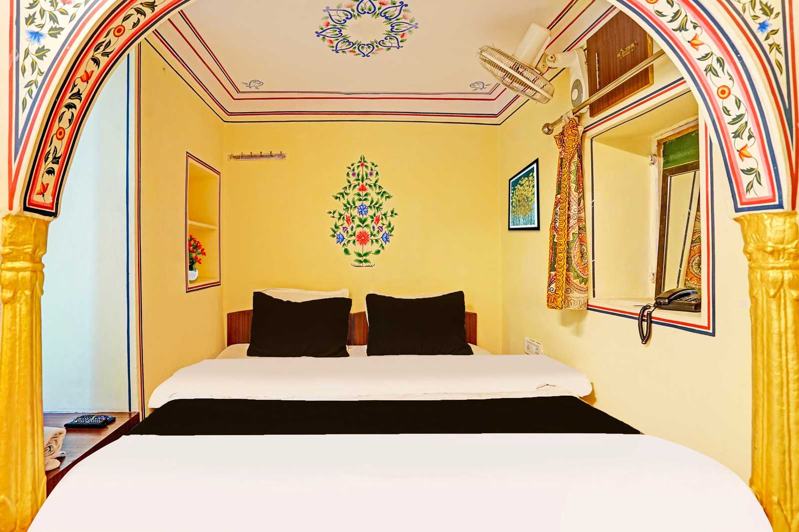 hotel khandaka mahal