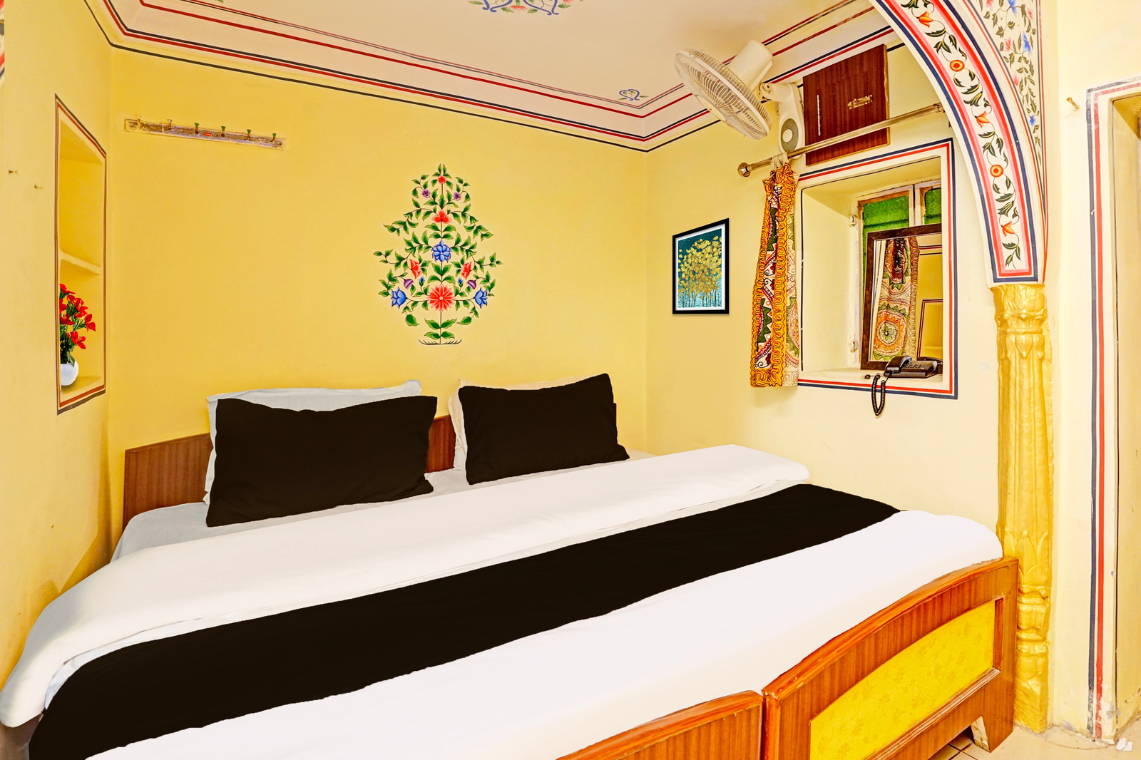 hotel khandaka mahal