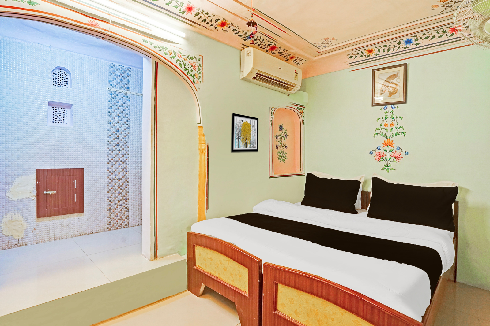 hotel khandaka mahal