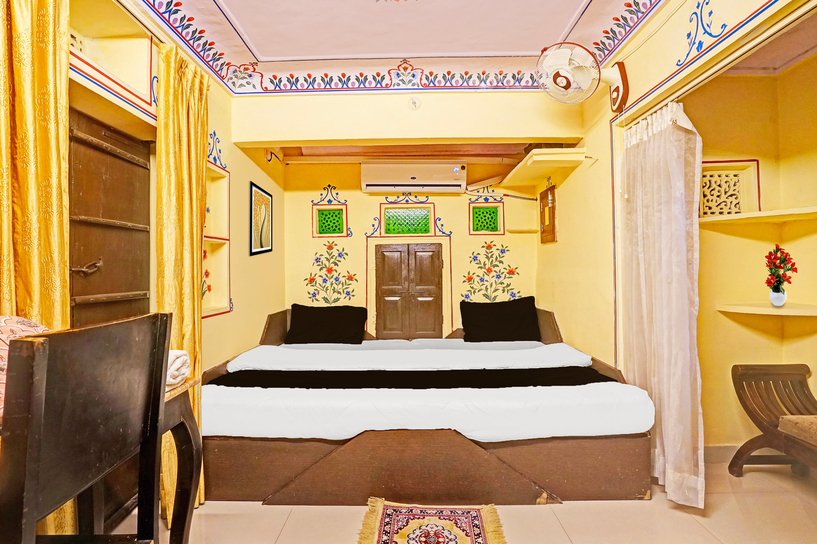 hotel khandaka mahal