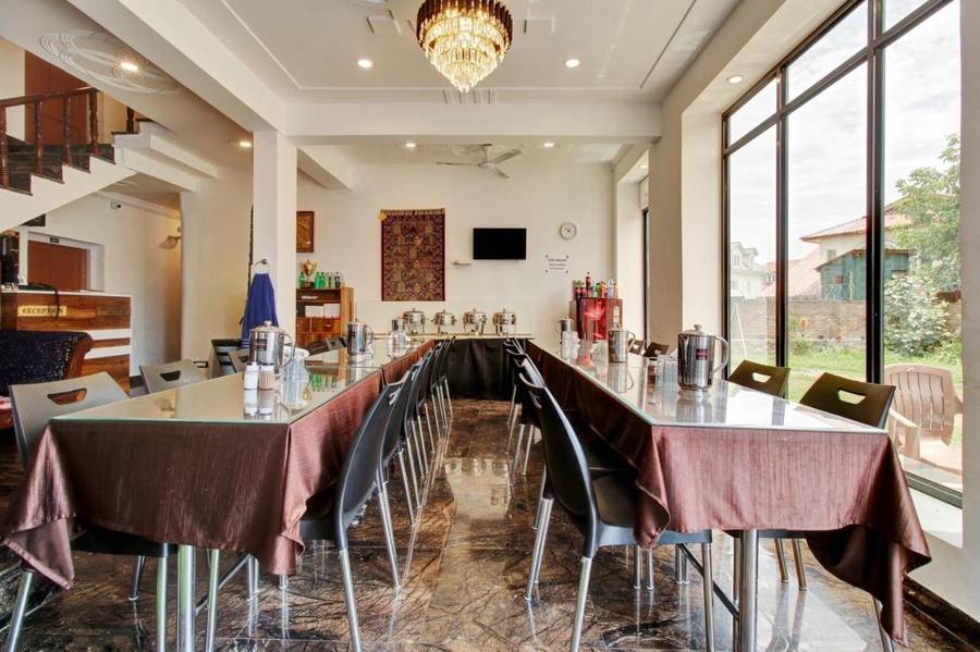 Collection O Dal Lake,SHIV PORA BUND,3 star