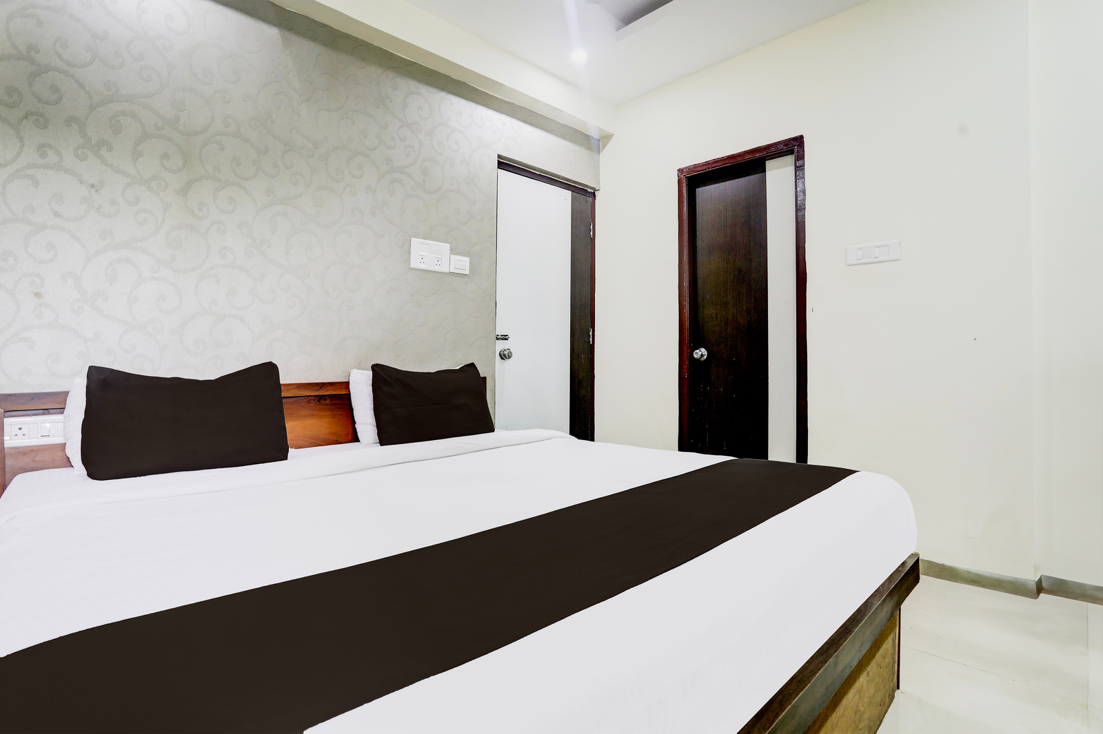 hotel o wardha road near airport