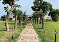 Narwar Lakefront Resort,,4 star