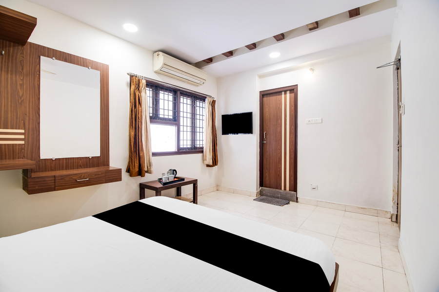 oyo hotel o allipuram near railway station