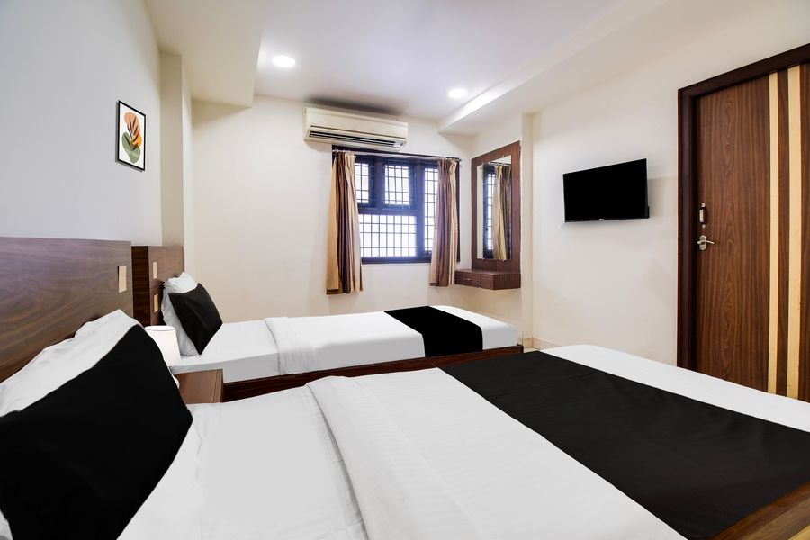 oyo hotel o allipuram near railway station