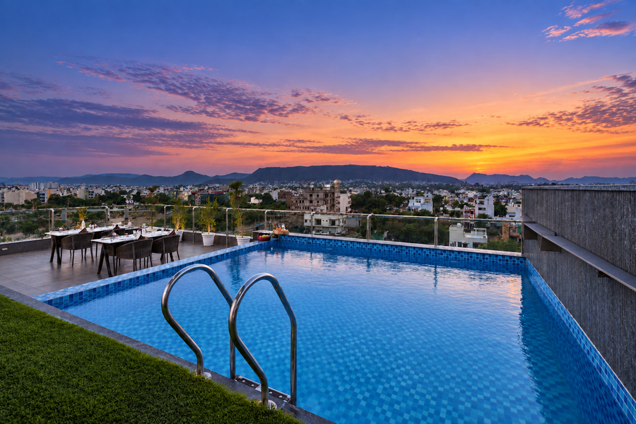 7 rays hotel