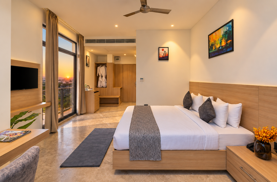 7 rays hotel