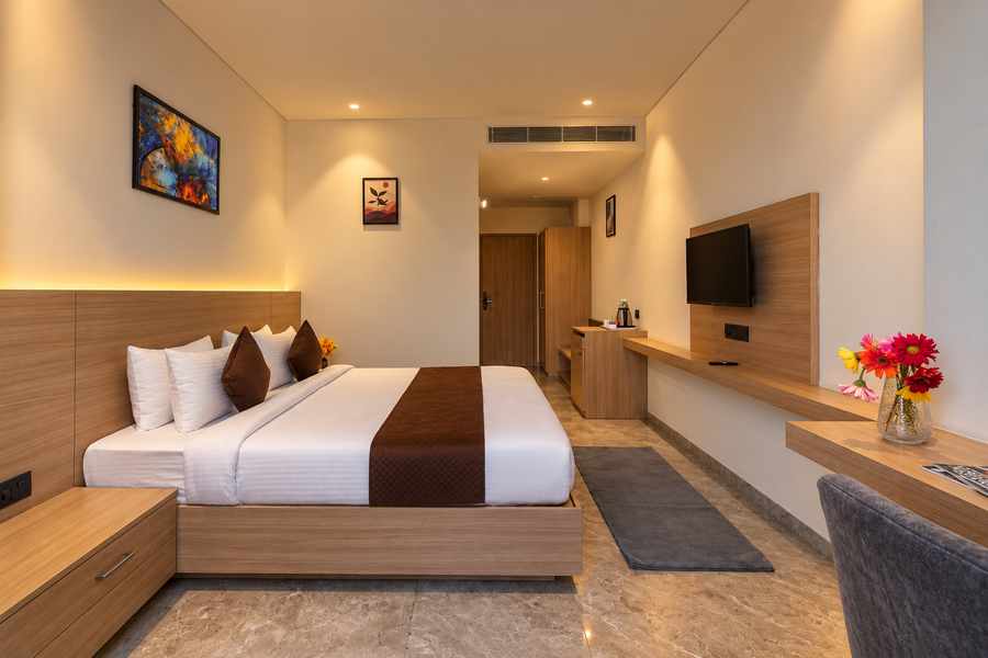 7 rays hotel
