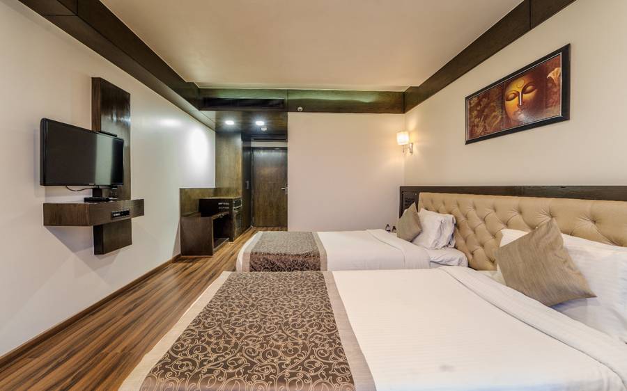 hotel aditya park regent