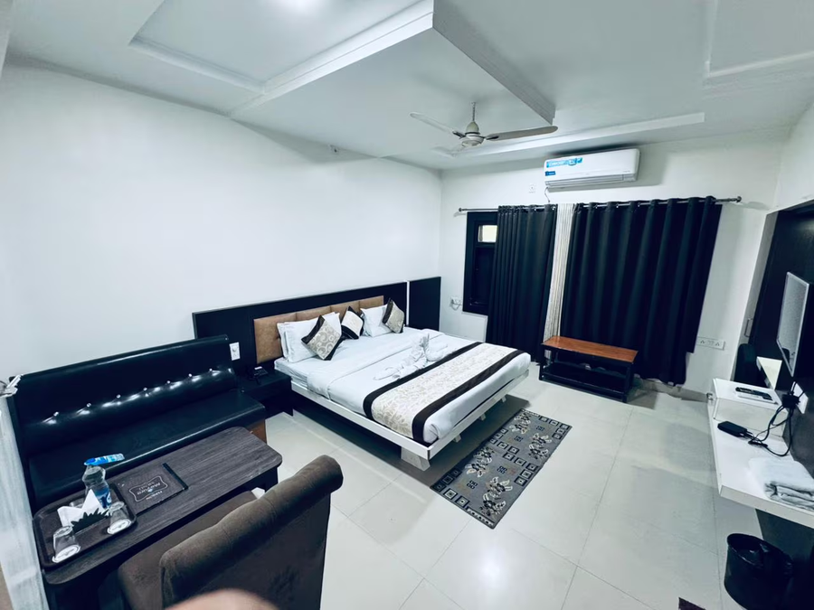 hotel mayura