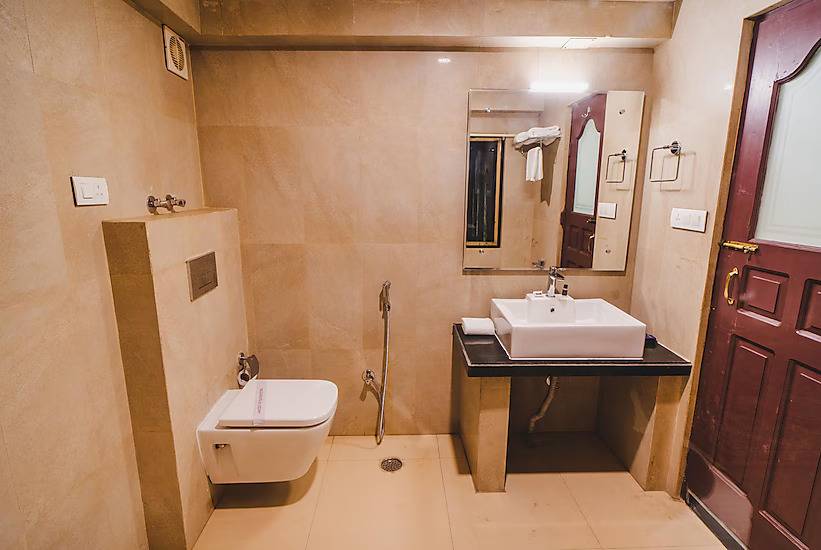 the dewan by royal naqash