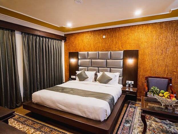 the dewan by royal naqash