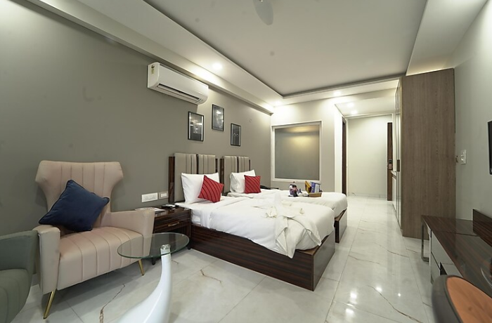 vaabi saabi hotel medanta