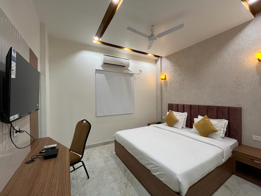 hotel satsang grand
