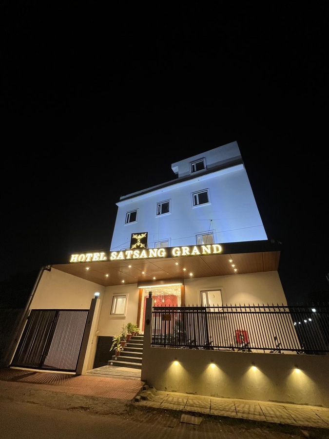 hotel satsang grand