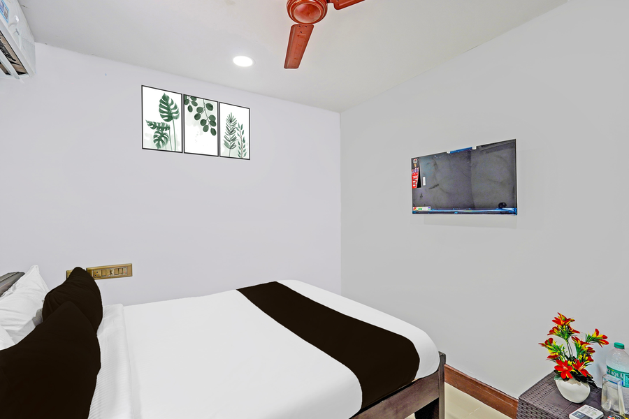 super hotel o sholinganallur near anjaneya temple