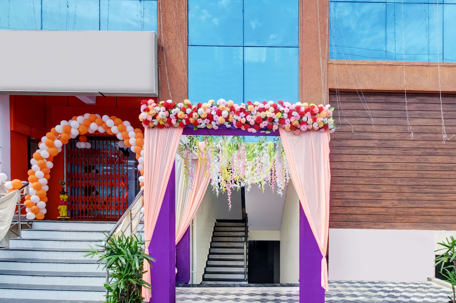 Hotel O Murali Nagar Near Nad Junction,Railway Station Road,3 star