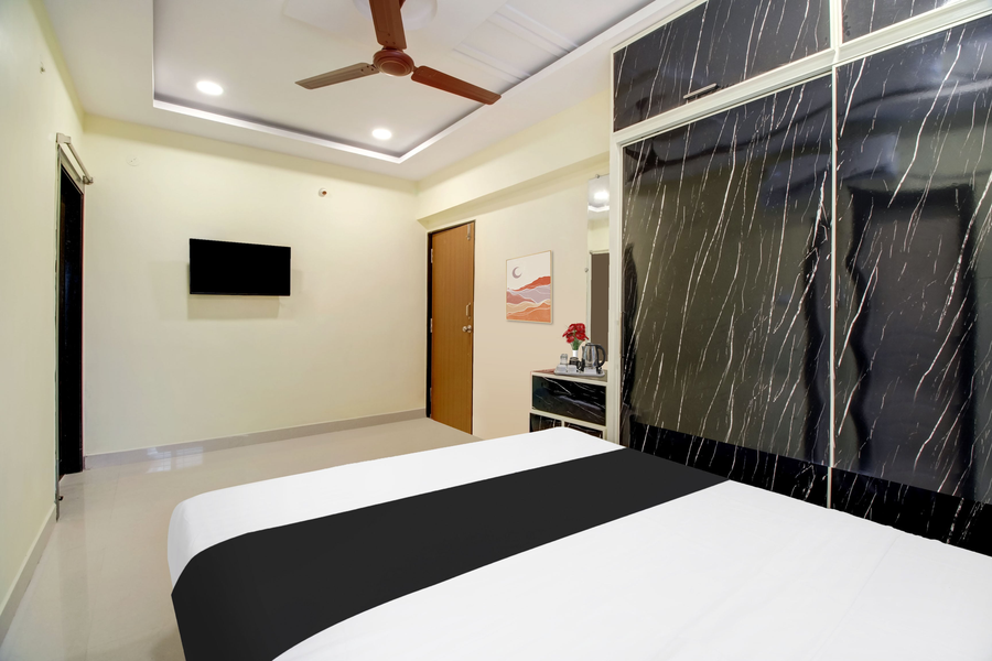 super hotel o murali nagar near nad junction